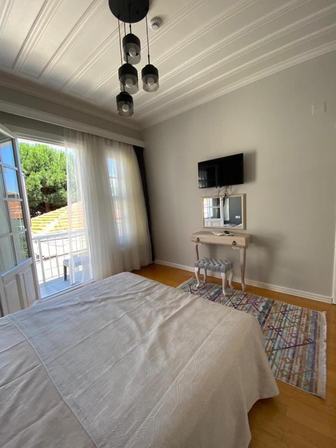 White Island Boutique Otel Adalar Extérieur photo