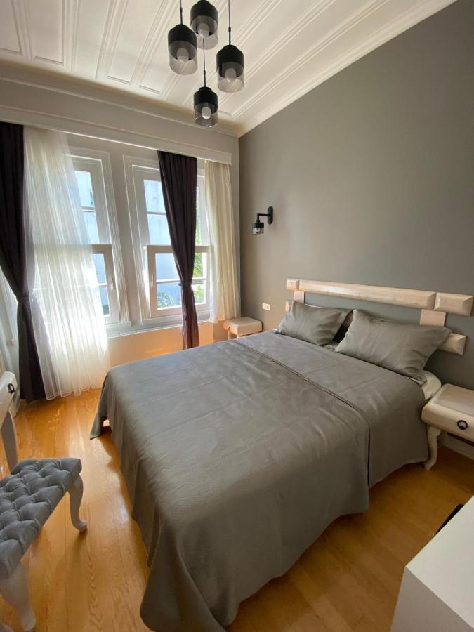 White Island Boutique Otel Adalar Extérieur photo